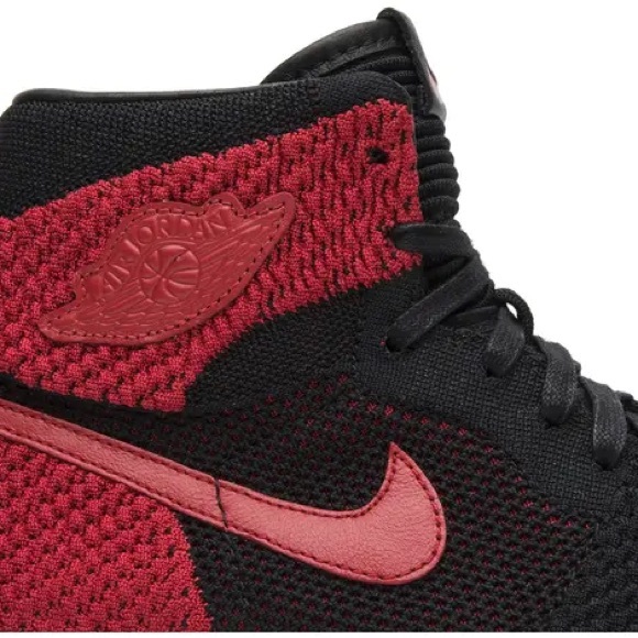 Air Jordan 1 Retro High OG Flyknit "Bred" sneakers - Picture 7 of 16